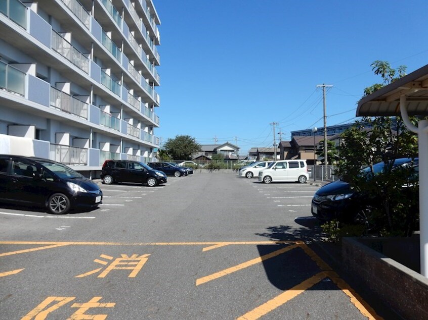 駐車場 Blue　Wing鯉江本町