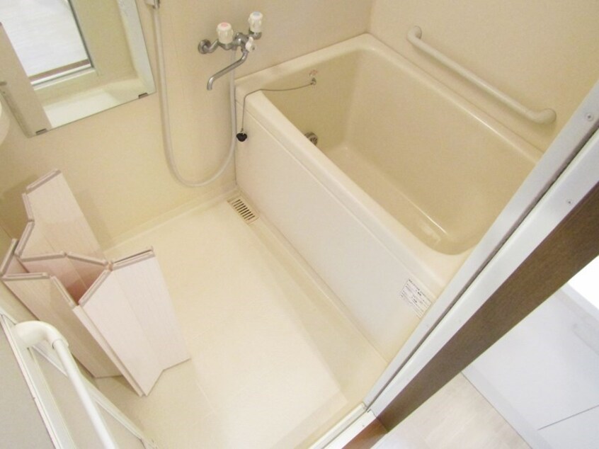 浴室 カーサコモダ新舞子　A