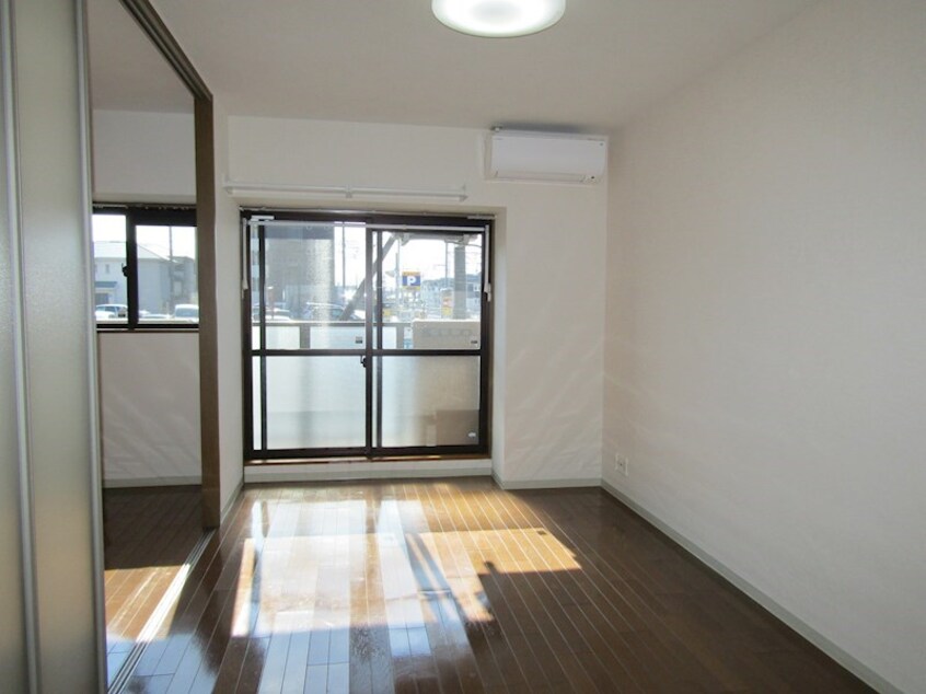 LDK10.5帖 カーサコモダ新舞子　A