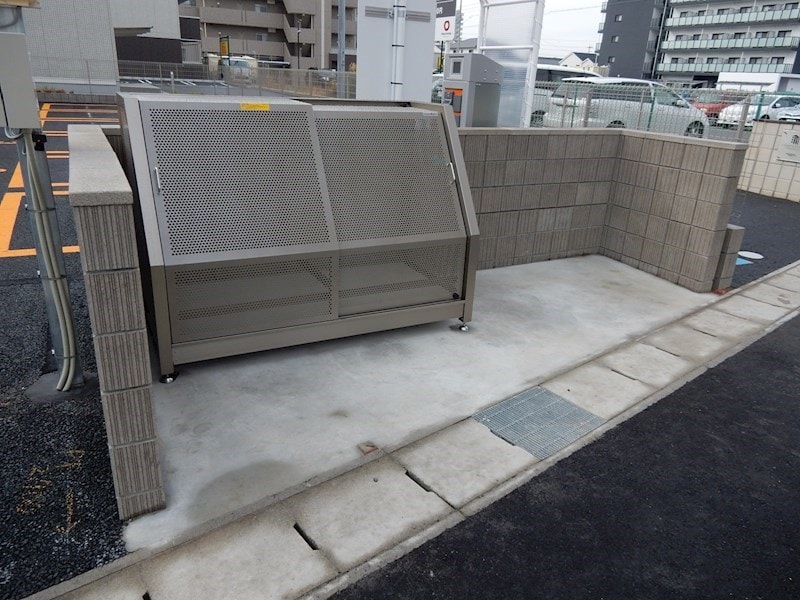 ゴミ置き場 ヒールコート