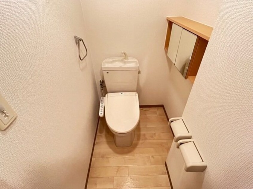 温水洗浄便座（棚付き） ハーモニーランド