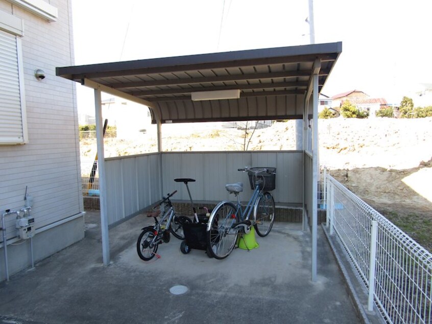 駐輪場 グレイス楠