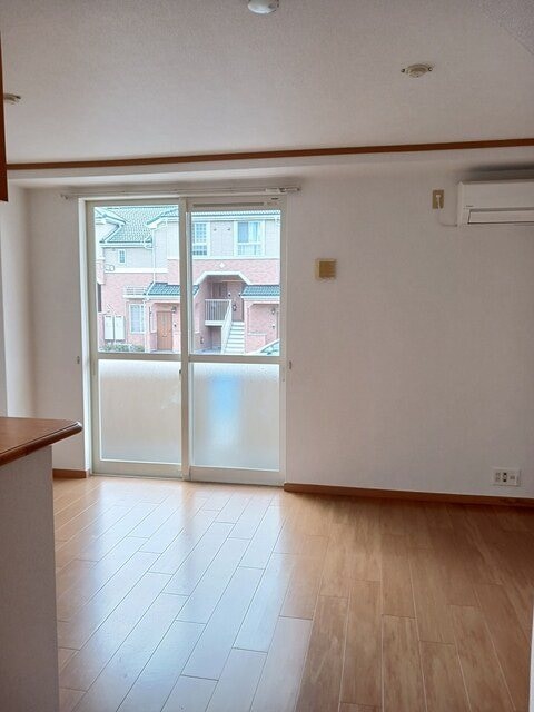 リビング グランデカメリア山の手II