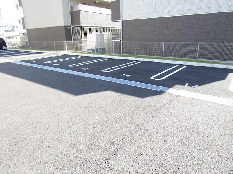 駐車場 シャルマンドミール