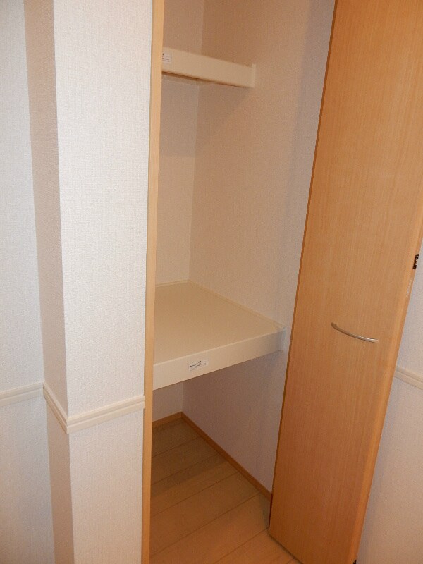 玄関・物入れ パークハウス常滑　B棟