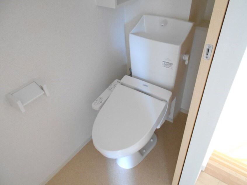 トイレ ニシルラッキーキャット