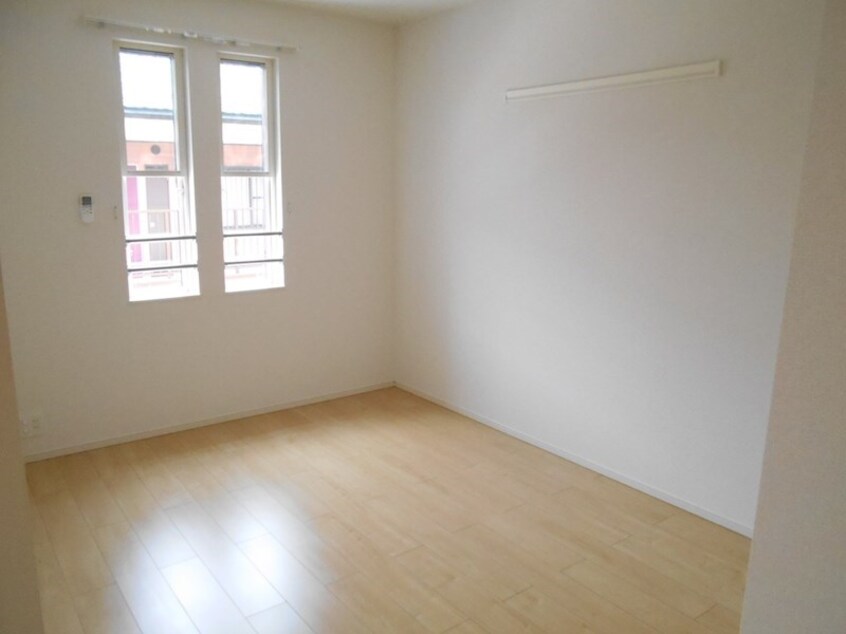 洋室 ニシルラッキーキャット