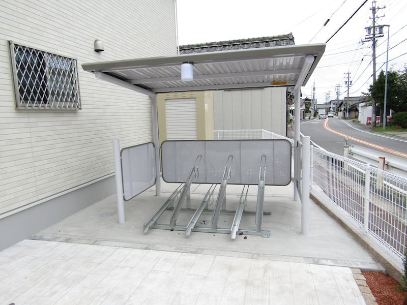 駐輪場 クレッセントムーン