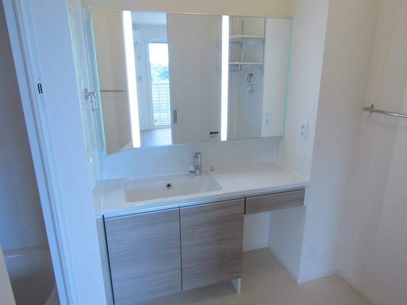 シャワー付独立洗面台 Glan M.T