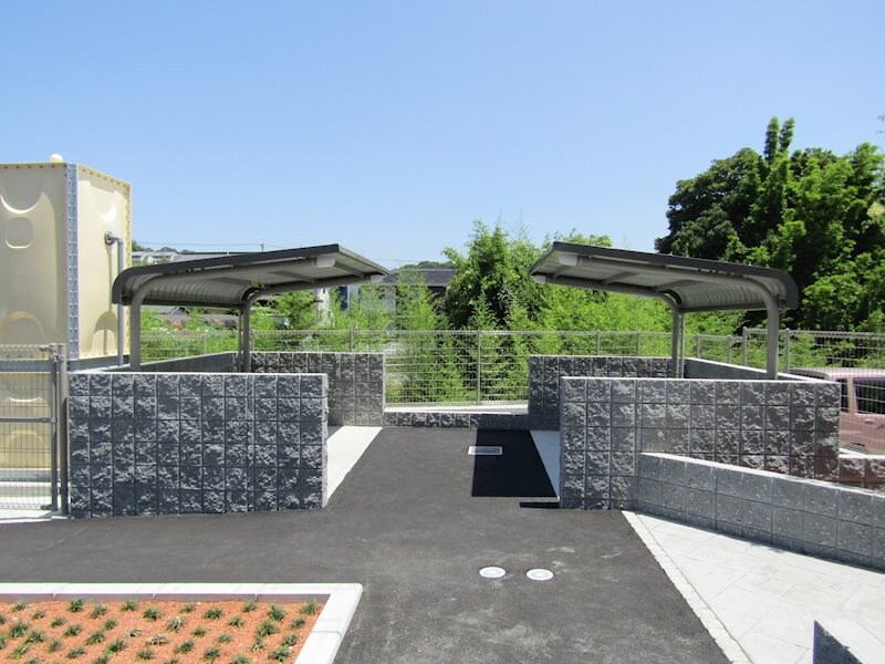 駐輪場 メゾンブリーズ