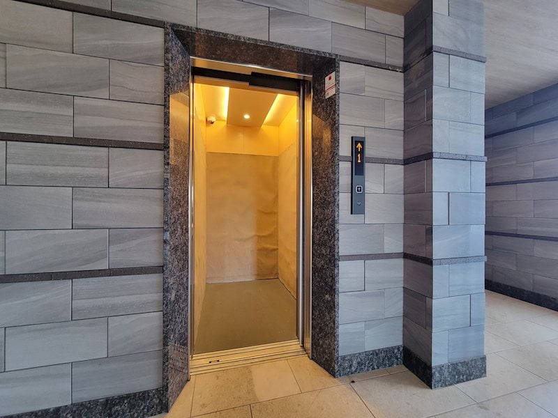 エレベーター コントレイルりんくう常滑