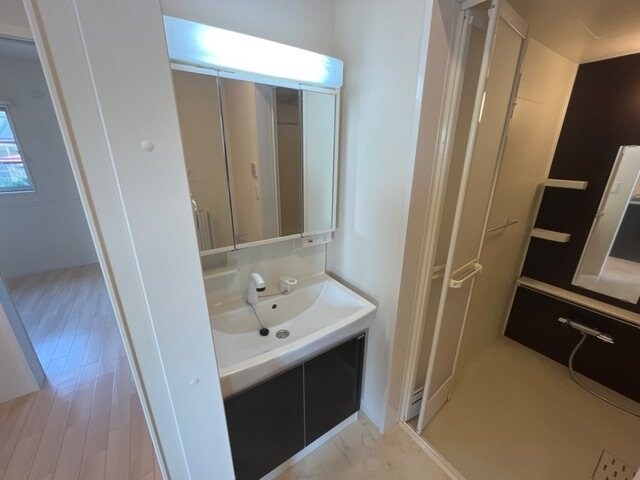 シャワー付独立洗面台 ノア・ブラン