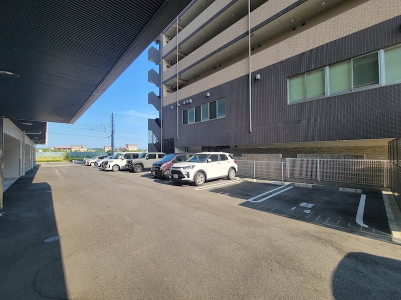 駐車場（屋根なし） グランアルモニ