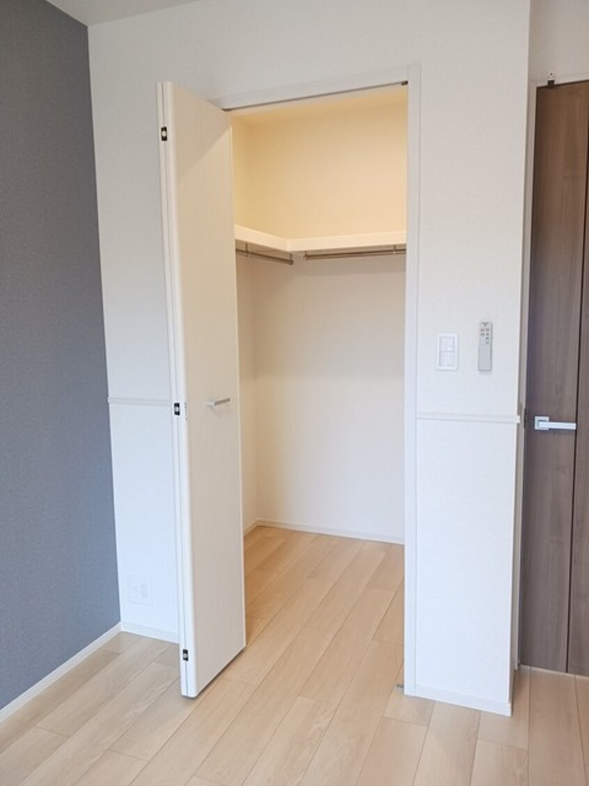  メゾン　ハナビシ　B