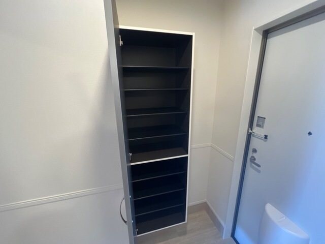 シューズボックス ヴェルニース