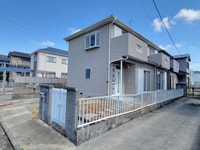 新田町2丁目貸家