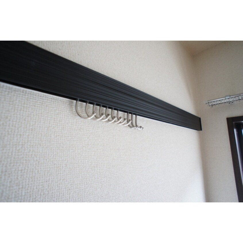 好評のハンガーレール ルミエールＢ棟