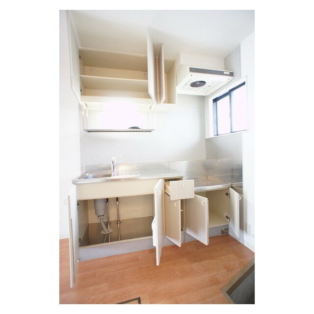 食器や調理器具を効率よく収納で グリーンビレッジ