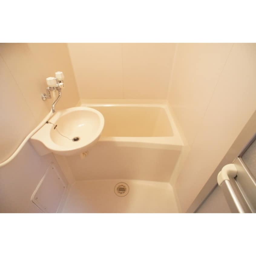 清潔感のあるバスルーム グランドール