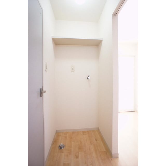 脱衣スペースにも収納棚 BARAKI2