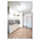 玄関から続くキッチンスペース レインボーハイツ