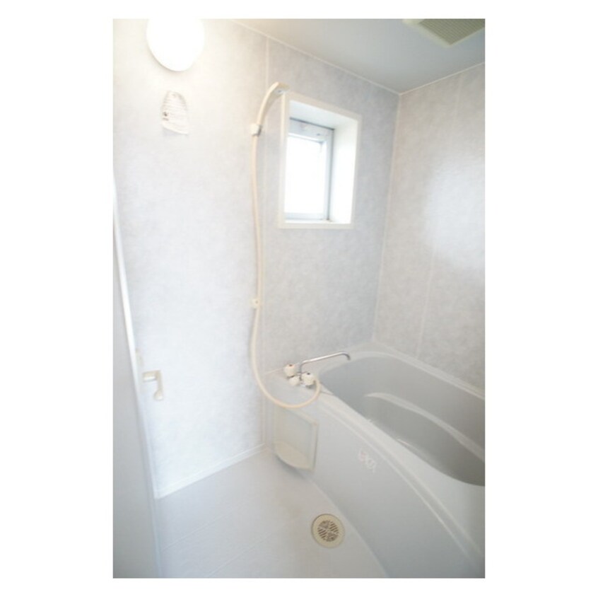 小窓は日中の換気に便利です アビックＭ２