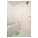 シャンプー棚完備のバスルーム サンモール