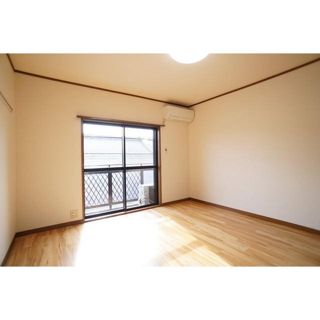 明るい日差しの空間 ノーブルサイト