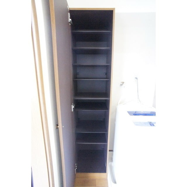 シューズボックス完備の玄関 ノーブルサイト