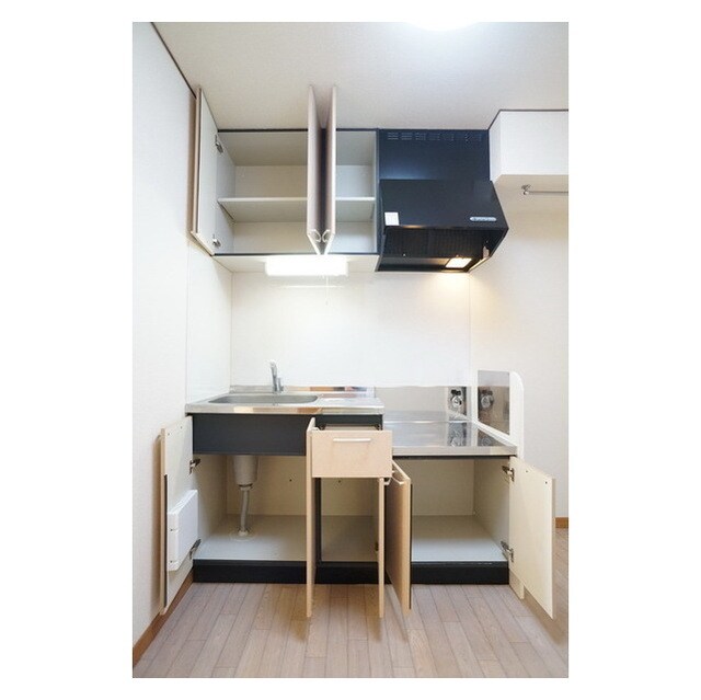 食器や調理器具を効率良く収納で メゾン・ド・Ｆ