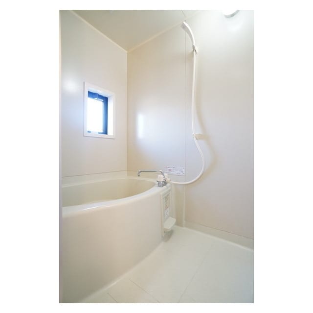 小窓は日中の換気に便利 サニーハウス高橋