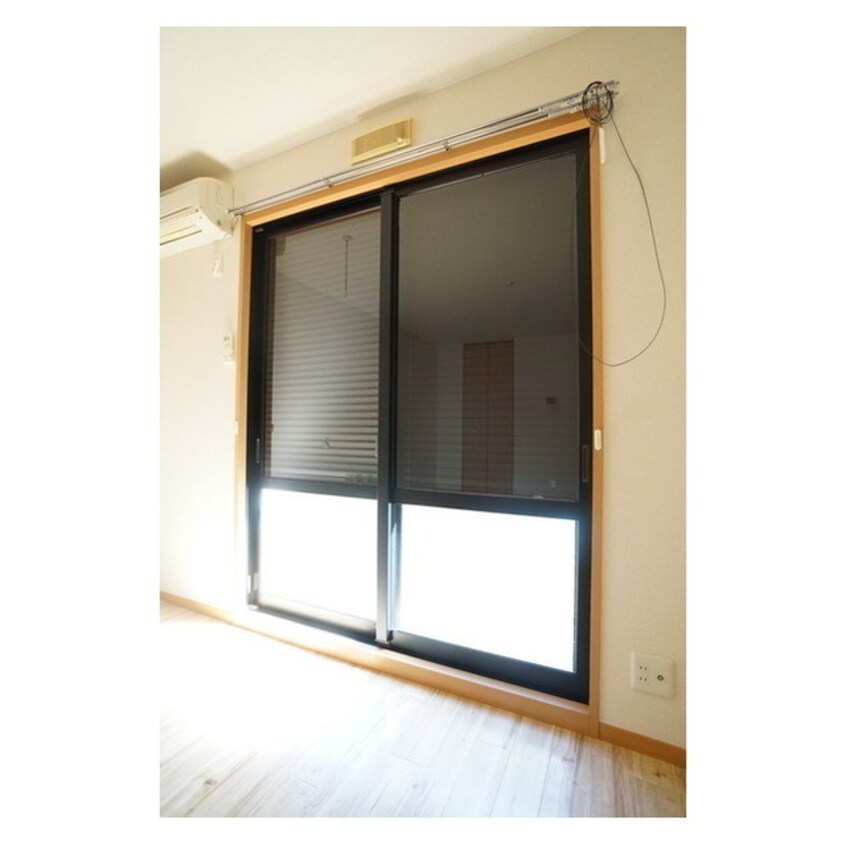 雨戸シャッターが降ります サニーハウス高橋