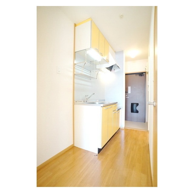 玄関から続くキッチンスペース サニーハウス高橋