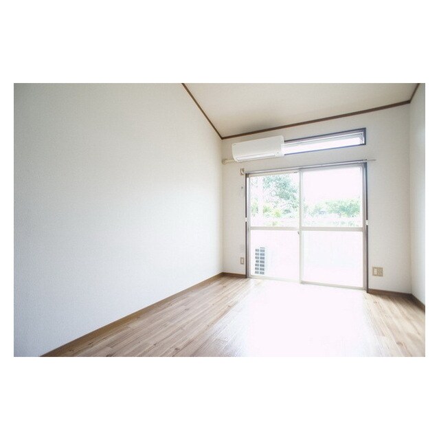 明るい日差しの空間 ツインヒルズ２２