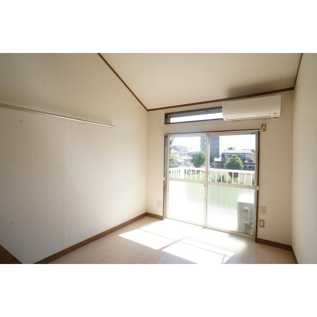 明るい日差しの空間 ツインヒルズ２２