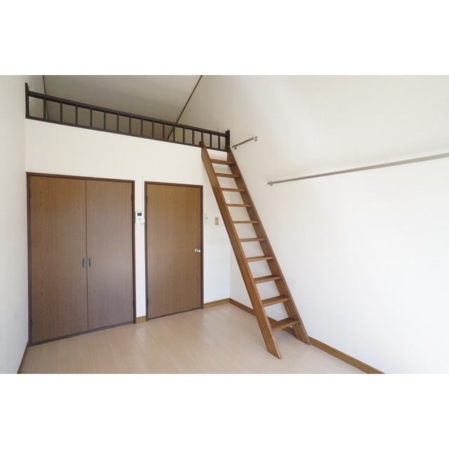 毎日を落ち着いて過ごせる室内 ツインヒルズ２２