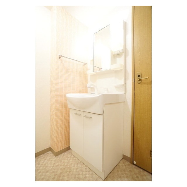 清潔感のあるシャワードレッサー VILLA D'OR（ビラドール）