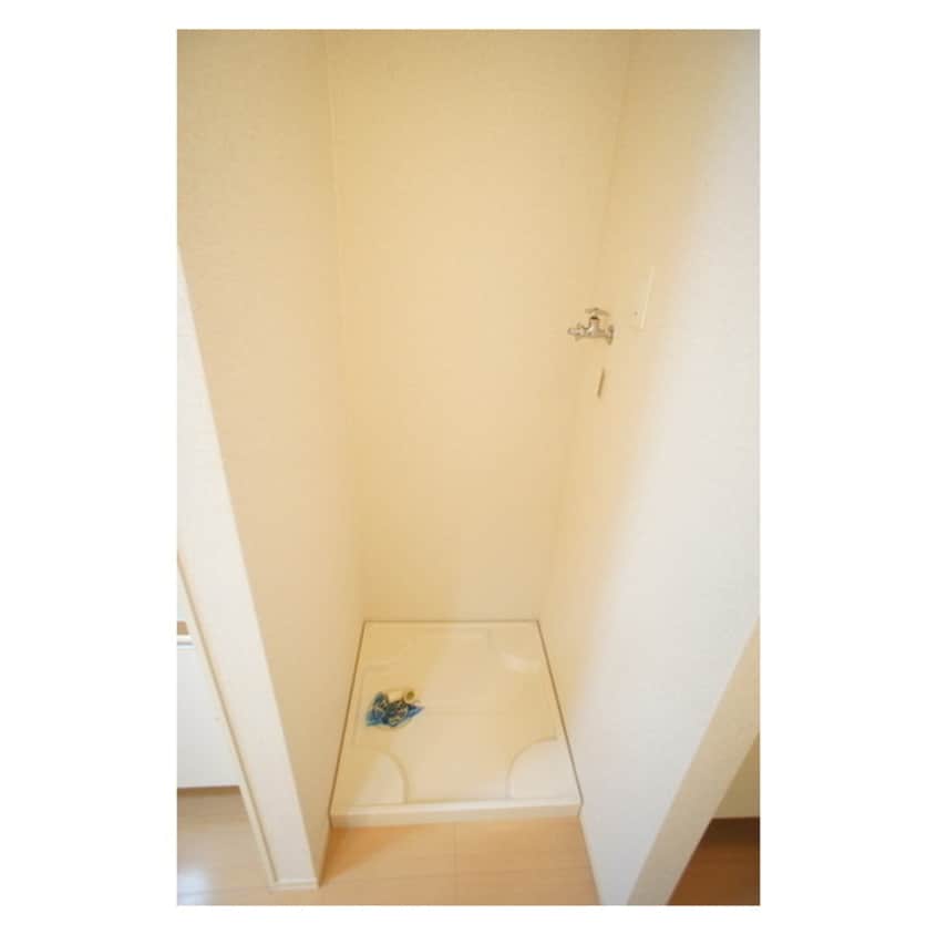 防水板付きの洗濯機置き場 サンリーフ