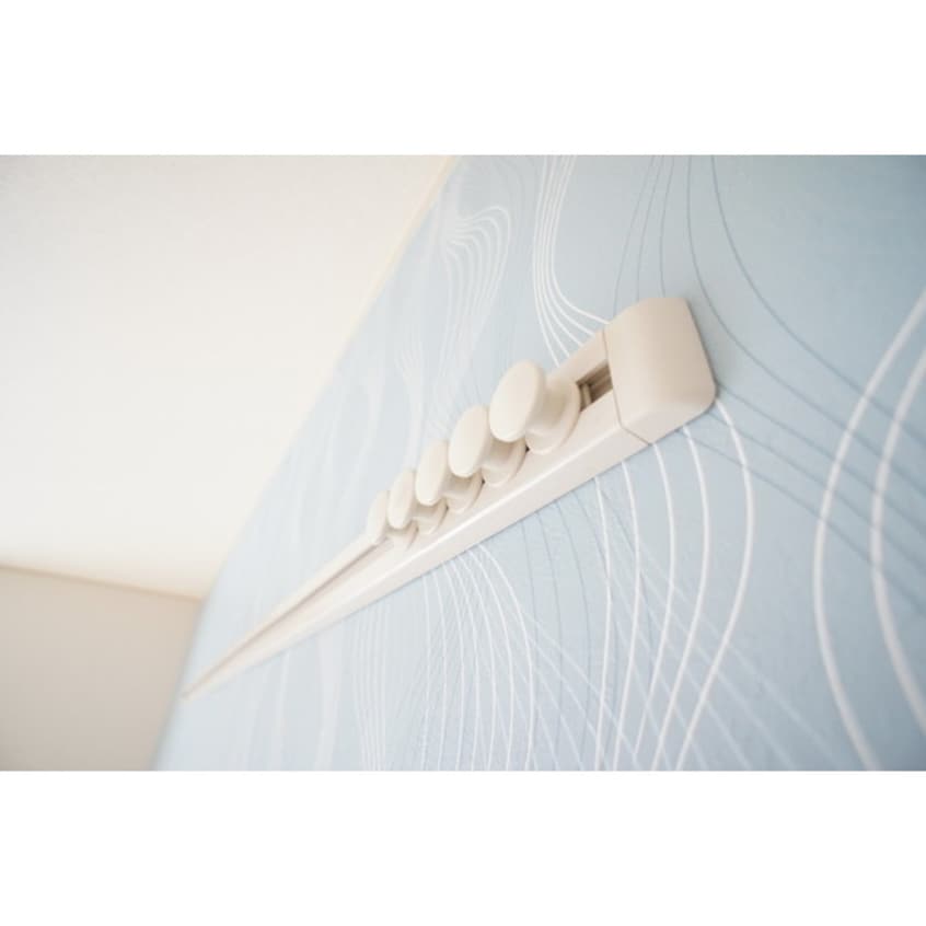 壁のハンガーレールは好評です サンリーフ