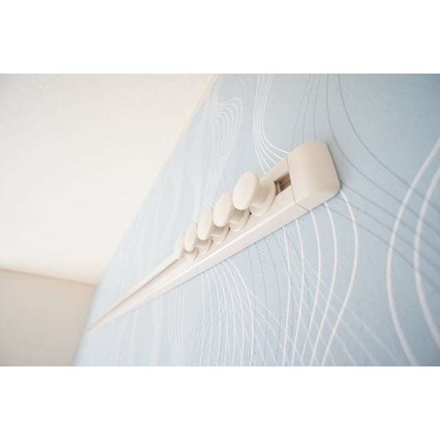 壁のハンガーレールは好評です サンリーフ