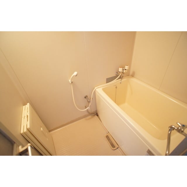 201は大きめのバスタブです 錦ハイツＡ棟