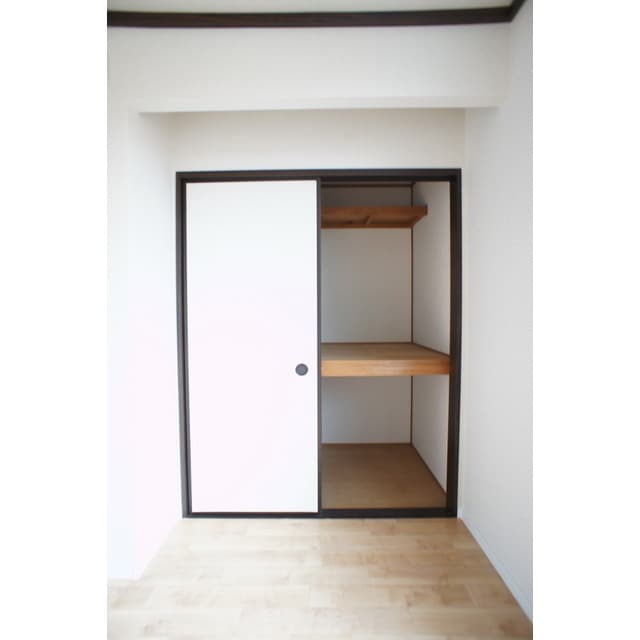 シンプルで使いやすいクローゼッ 錦ハイツＢ棟