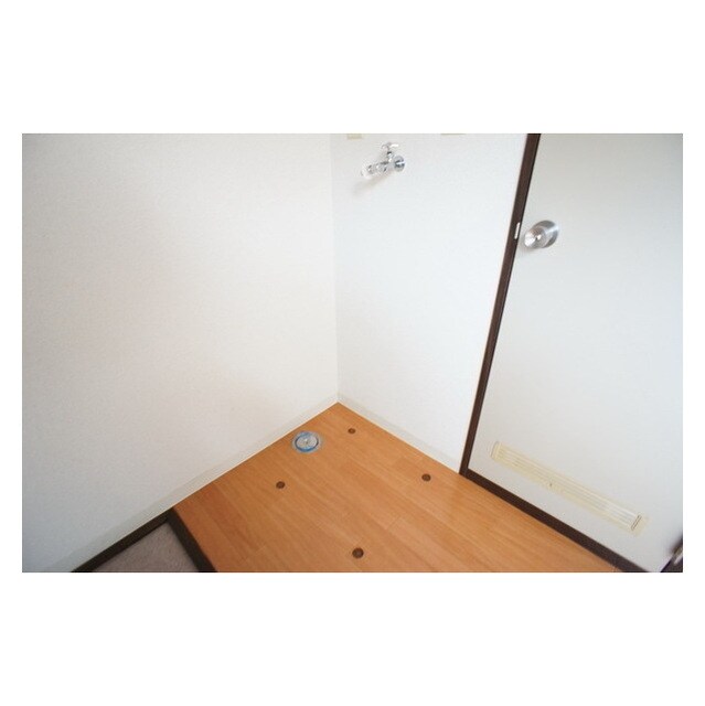 ムダなく確保された洗濯機スペー 錦ハイツＢ棟