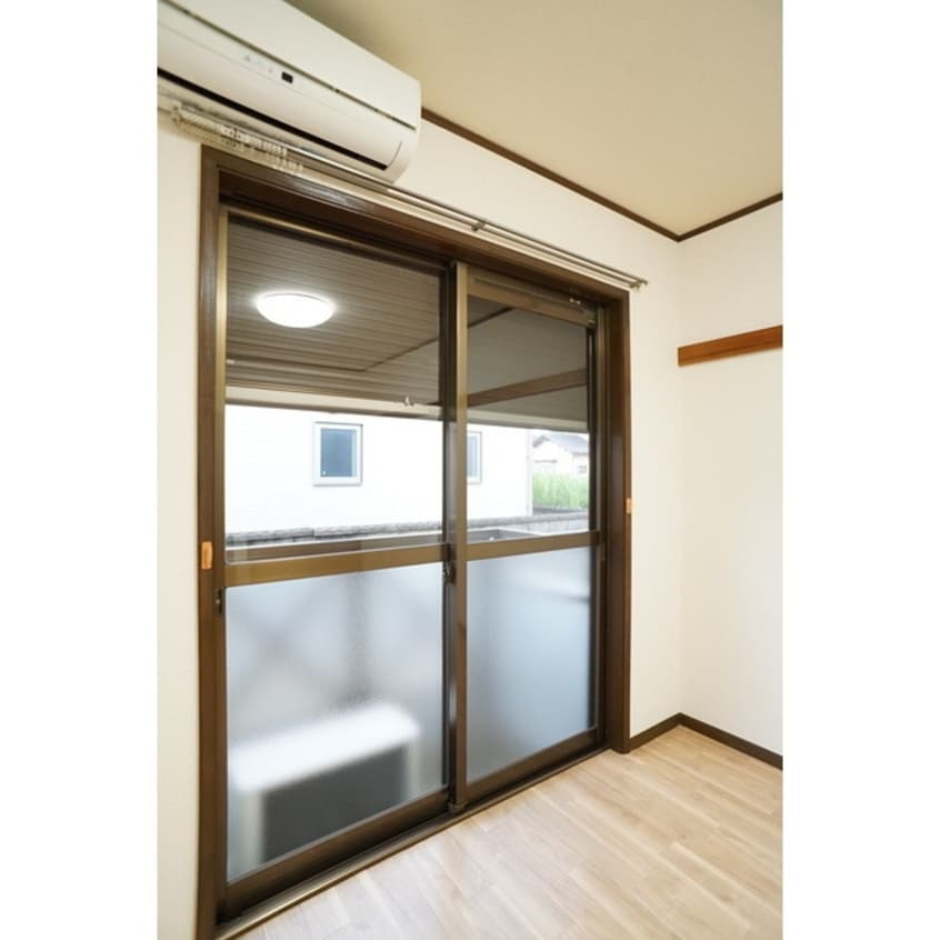 雨戸シャッター完備 シャトレつかさＢ棟