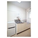 コンパクトで機能的なキッチンセ ウィンディハウス