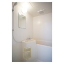 シャンプー棚や鏡完備 ウィンディハウス