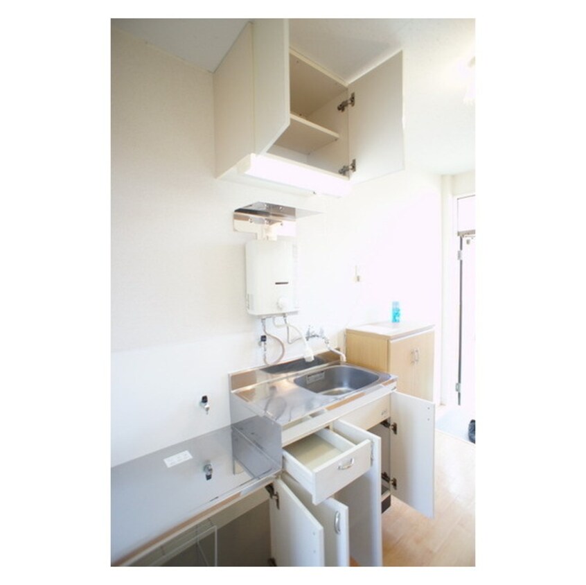 調理器具を効率良く収納できます ジュネスＳ