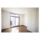 明るい日差しの室内 グリーンヒルハイツＢ棟