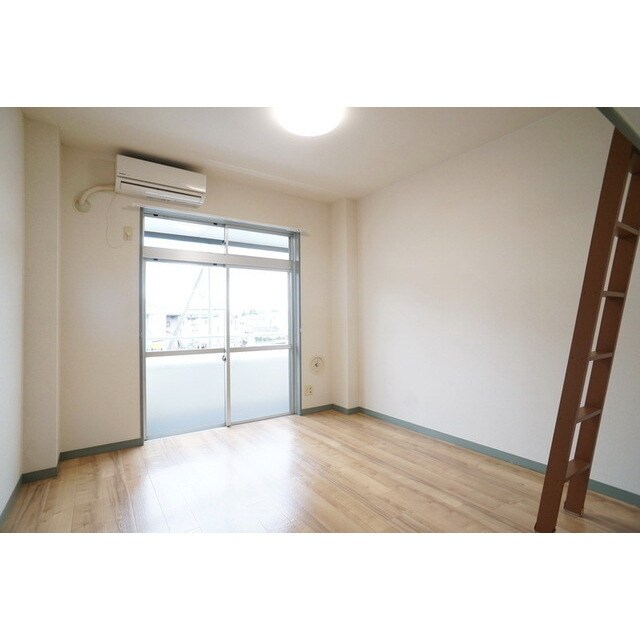 日当たりいい室内 ＮＡＹＵＫＩアパートメント