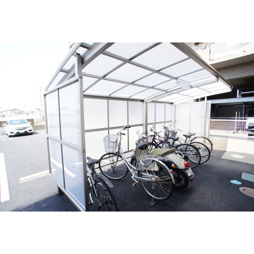 駐輪所も完備 ＮＡＹＵＫＩアパートメント